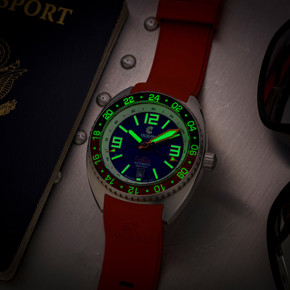 Core Diver GMT – Swiss Automatic - Red/Blue