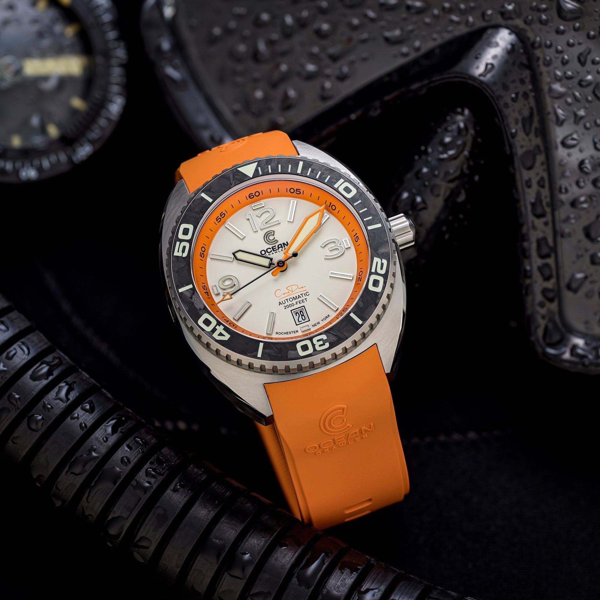 Core Diver - Eclipse Carbon - 2 Straps Included!