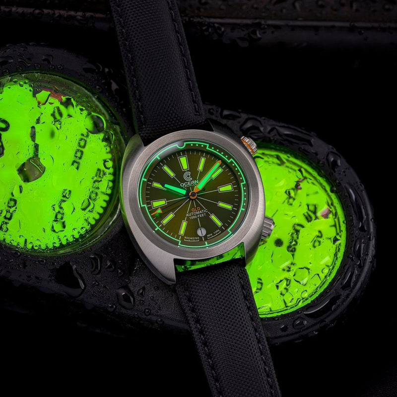 Ocean Crawler Great Lakes Diver V3 - Green - Sample - Like New - Ocean Crawler Watch Co.